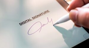 Electronic signature of arbitration agreement